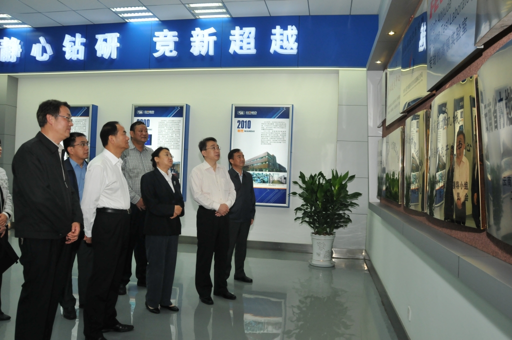 ������ί���������һ�е���XPJ����