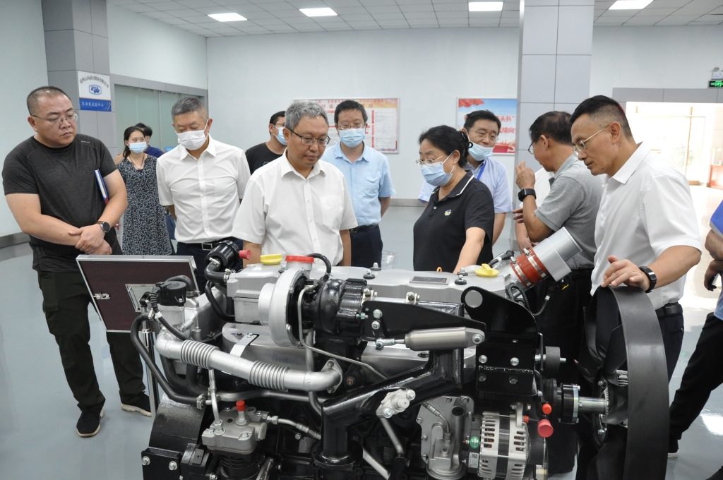 �����и߶�װ�����������칤ҵ����Ҫ�쵼��XPJ������չ����